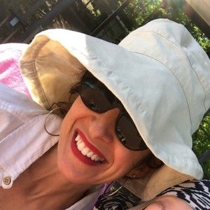 Meet your Posher, Cynthia